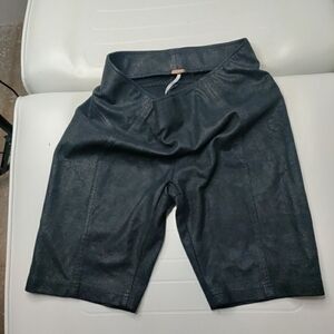 Free people black tights shorts sz small
